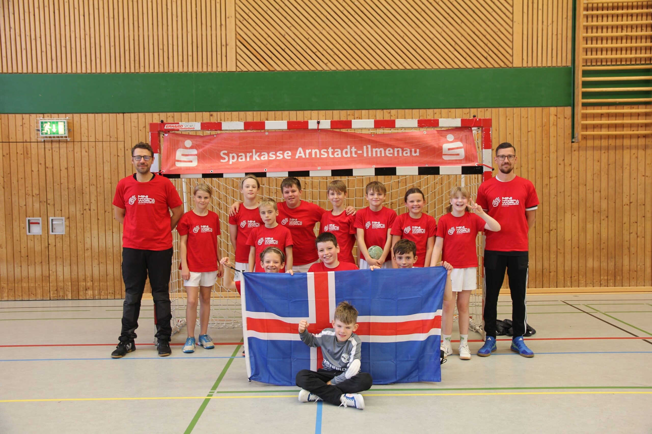 Mehr über den Artikel erfahren Hands up for more – Mini WM Vorrunde in Ilmenau